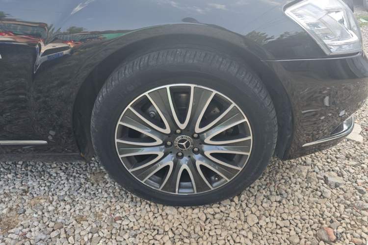Used Mercedes-Benz S-Class 2010 S 400 L HYBRID Right Front Wheel Hub