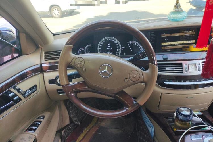 Used Mercedes-Benz S-Class 2010 S 300 L Luxury Model Steering Wheel