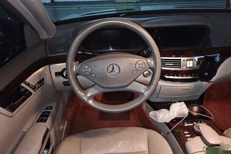 Used Mercedes-Benz S-Class 2010 S 350 L Luxury Model Steering Wheel