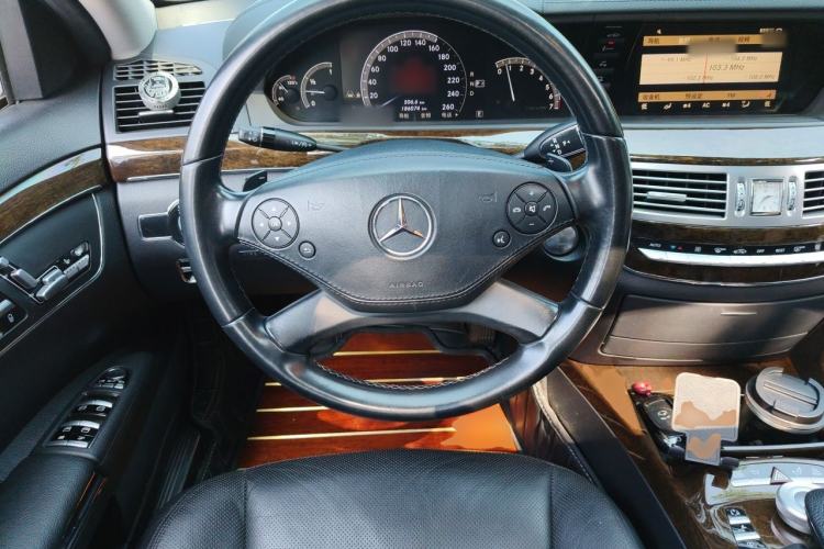 Used Mercedes-Benz S-Class 2010 S 300 L Luxury Model Steering Wheel