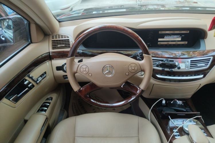 Used Mercedes-Benz S-Class 2010 S 300 L Luxury Model Steering Wheel