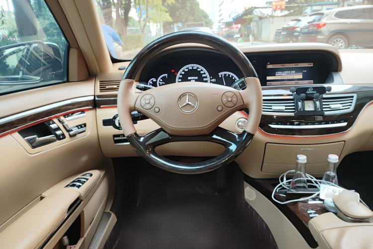 Used Mercedes-Benz S-Class 2010 S 300 L Business Model Steering Wheel