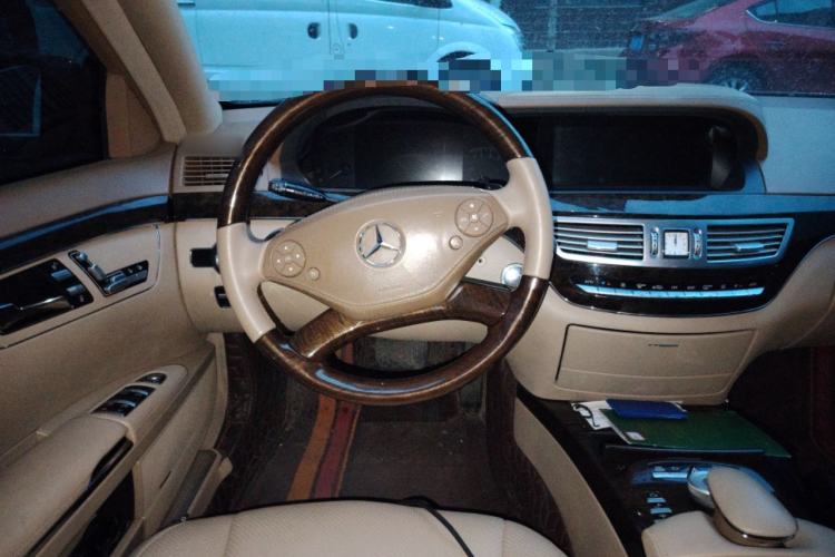 Used Mercedes-Benz S-Class 2010 S 300 L Luxury Model Steering Wheel
