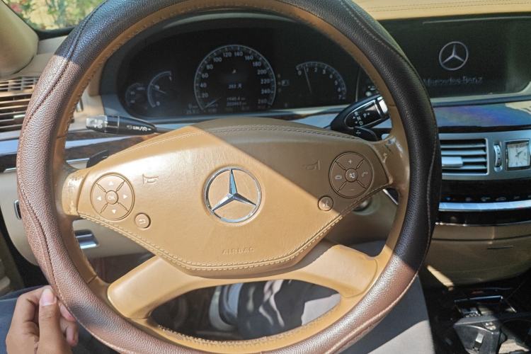 Used Mercedes-Benz S-Class 2010 S 300 L Luxury Model Steering Wheel