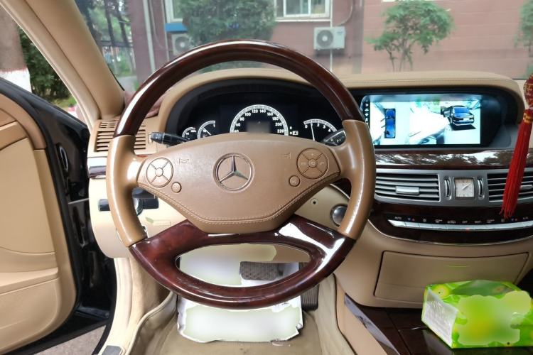 Used Mercedes-Benz S-Class 2010 S 300 L Luxury Model Steering Wheel