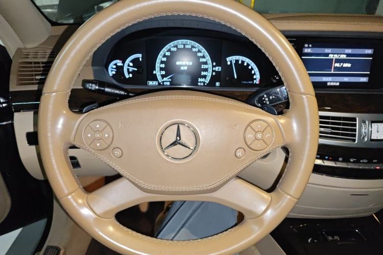 Used Mercedes-Benz S-Class 2010 S 300 L Business Model Steering Wheel
