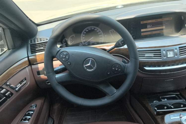 Used Mercedes-Benz S-Class 2010 S 300 L Prestige Edition Steering Wheel