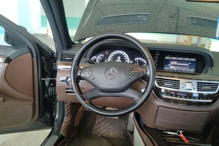 Used Mercedes-Benz S-Class 2010 S 300 L Luxury Model Steering Wheel