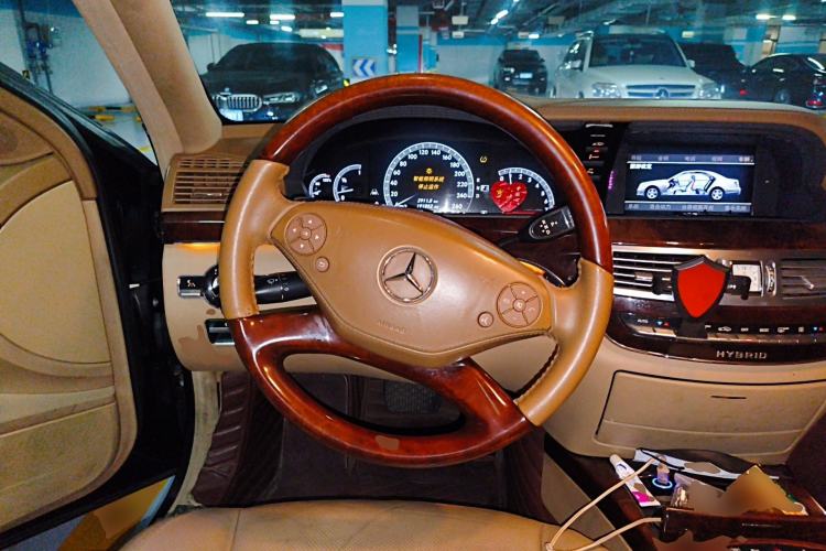 Used Mercedes-Benz S-Class 2010 S 400 L HYBRID Steering Wheel