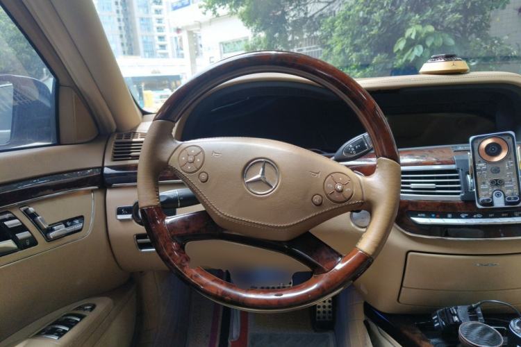Used Mercedes-Benz S-Class 2010 S 350 L Luxury Model Steering Wheel