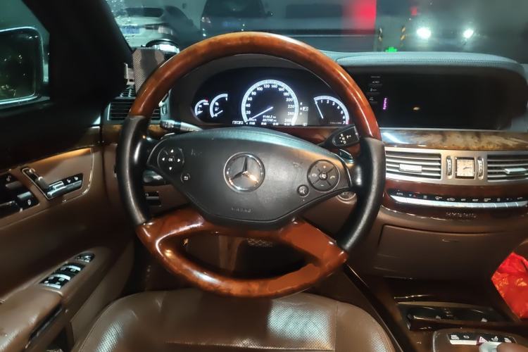 Used Mercedes-Benz S-Class 2010 S 400 L HYBRID Steering Wheel