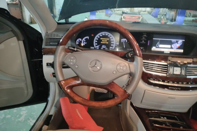 Used Mercedes-Benz S-Class 2010 S 400 L HYBRID Steering Wheel