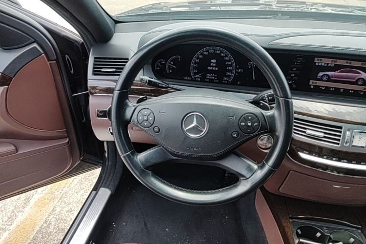 Used Mercedes-Benz S-Class 2010 S 300 L Luxury Model Steering Wheel