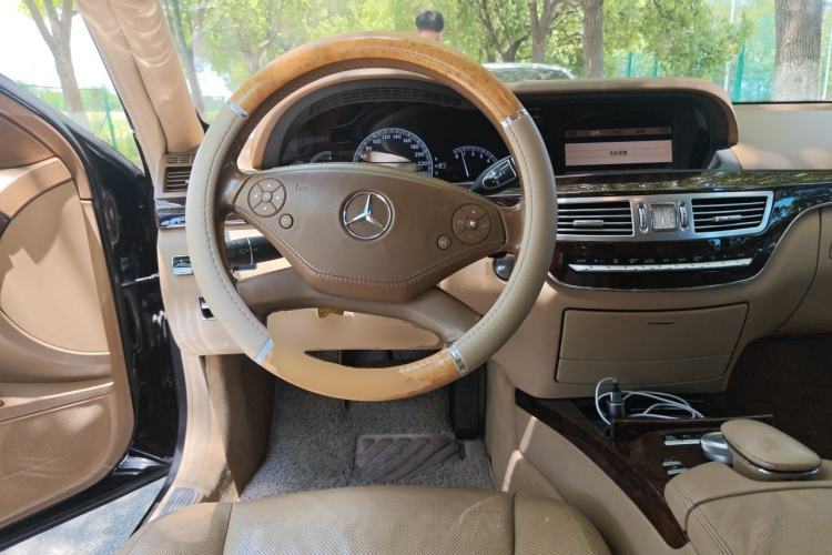 Used Mercedes-Benz S-Class 2010 S 350 L Luxury Model Steering Wheel