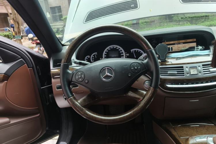 Used Mercedes-Benz S-Class 2010 S 300 L Luxury Model Steering Wheel