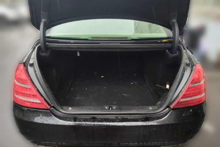 Used Mercedes-Benz S-Class 2010 S 400 L HYBRID Trunk