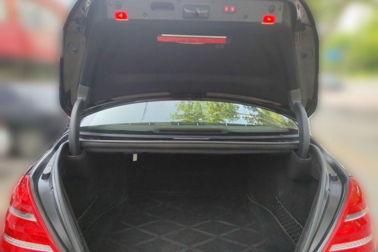 Used Mercedes-Benz S-Class 2010 S 300 L Luxury Model Trunk