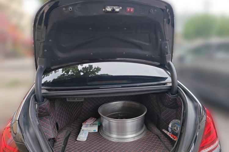 Used Mercedes-Benz S-Class 2010 S 400 L HYBRID Trunk