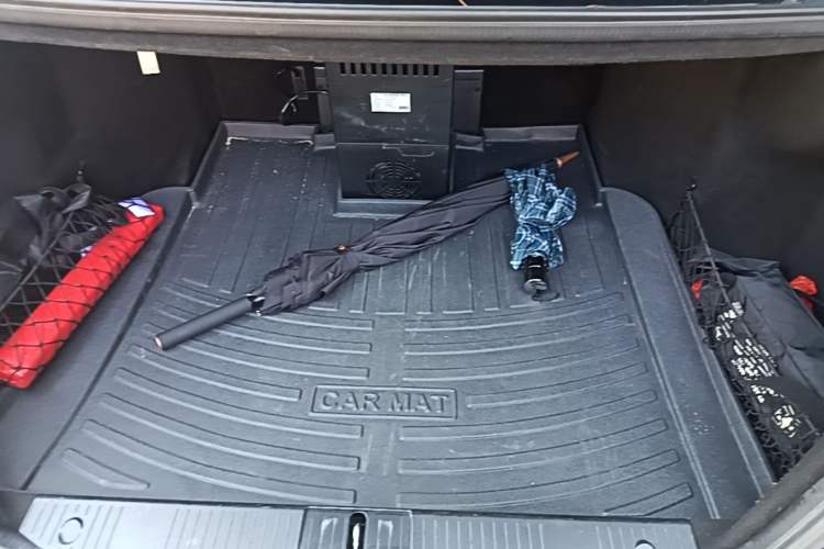 Used Mercedes-Benz S-Class 2010 S 350 L Luxury Model Trunk
