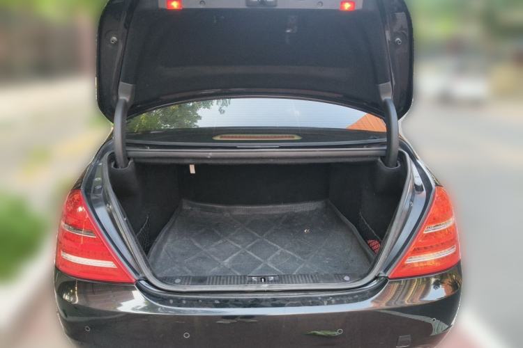Used Mercedes-Benz S-Class 2010 S 400 L HYBRID Trunk