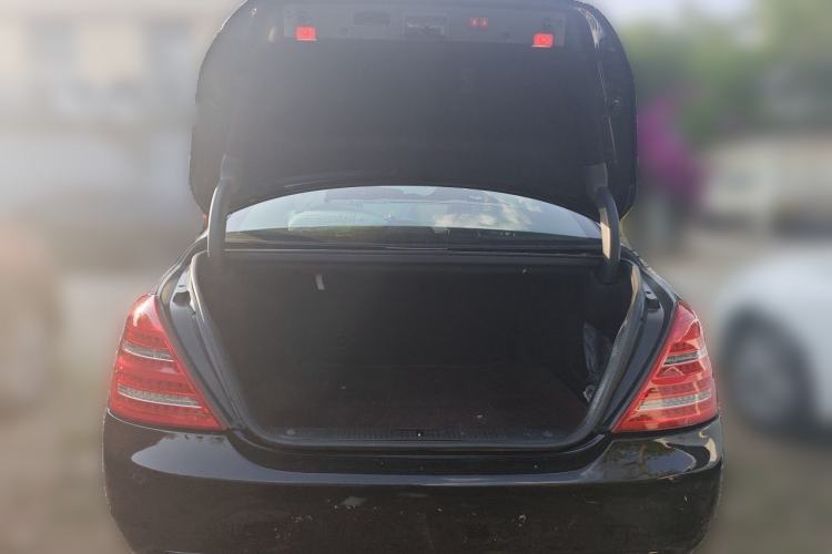 Used Mercedes-Benz S-Class 2010 S 400 L HYBRID Trunk