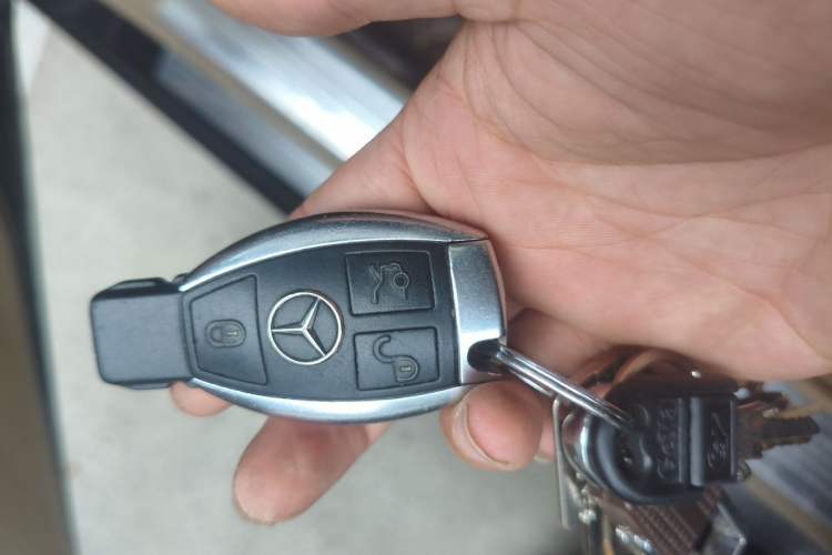 Used Mercedes-Benz S-Class 2010 S 300 L Business Model Vehicle Key