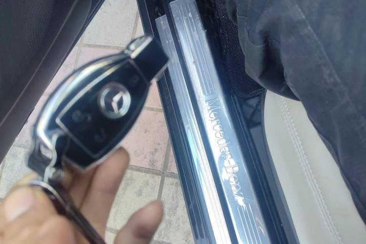 Used Mercedes-Benz S-Class 2010 S 300 L Business Model Vehicle Key