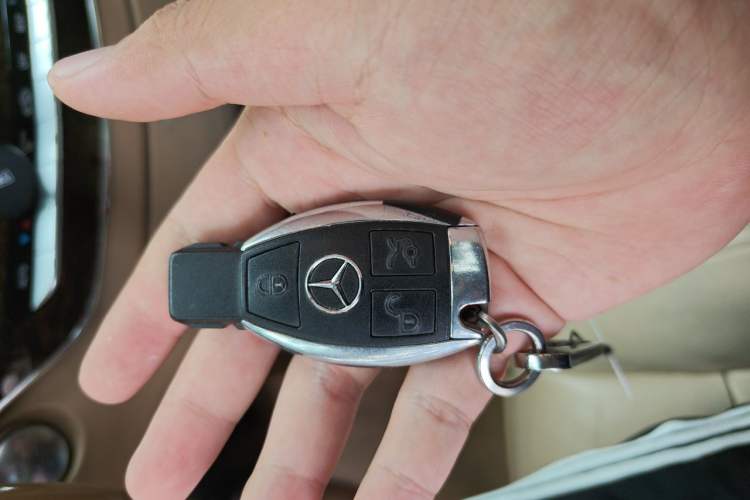 Used Mercedes-Benz S-Class 2010 S 300 L Business Model Vehicle Key