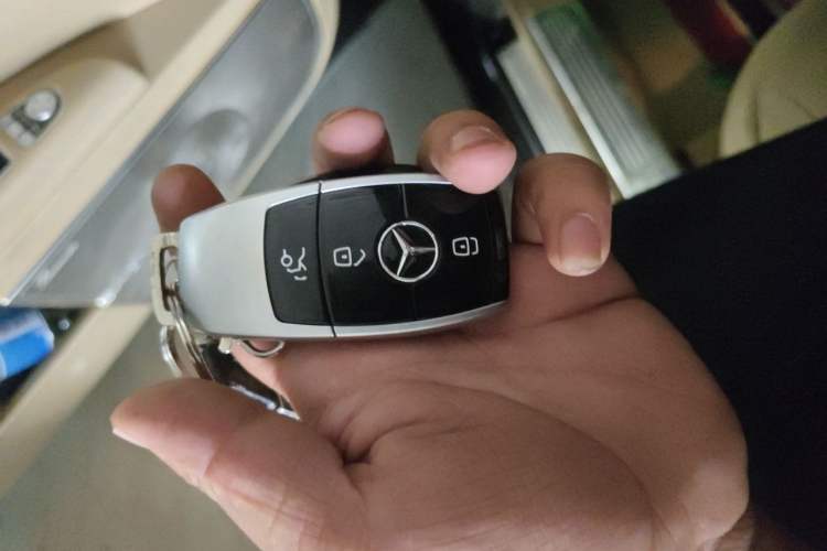 Used Mercedes-Benz S-Class 2010 S 300 L Business Model Vehicle Key