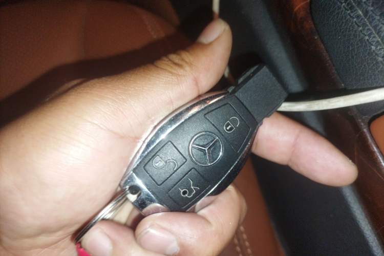 Used Mercedes-Benz S-Class  Vehicle Key