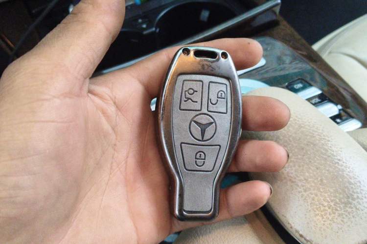 Used Mercedes-Benz S-Class 2010 S 300 L Business Model Vehicle Key