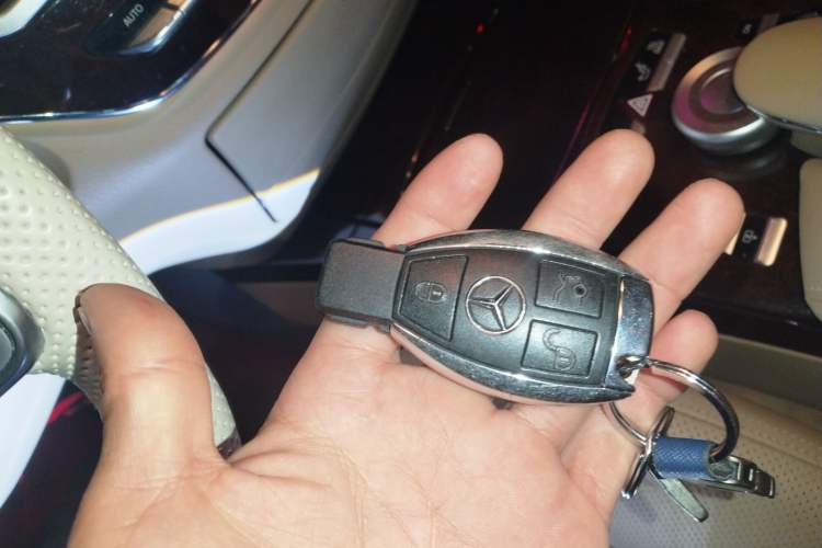 Used Mercedes-Benz S-Class 2010 S 300 L Luxury Model Vehicle Key