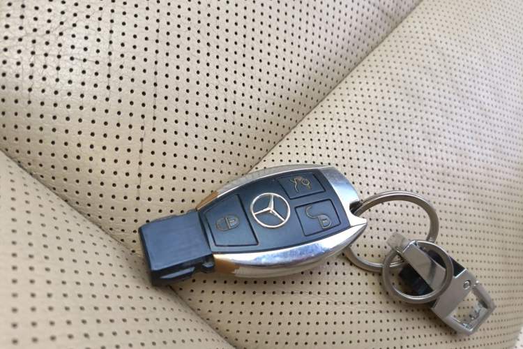 Used Mercedes-Benz S-Class 2010 S 300 L Luxury Model Vehicle Key