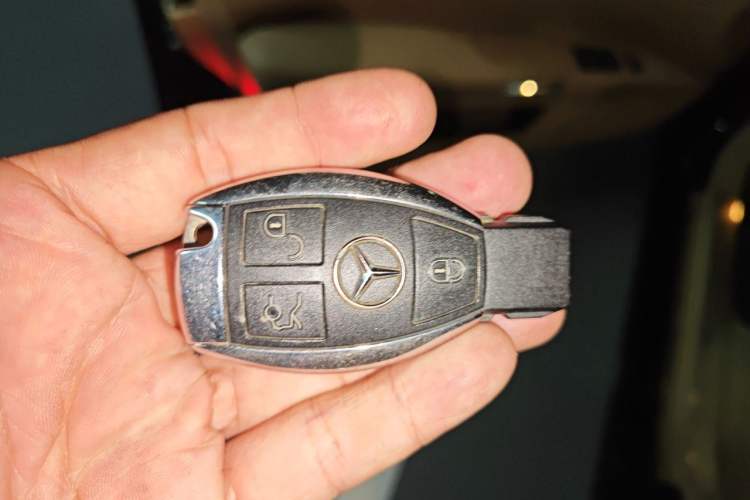Used Mercedes-Benz S-Class 2010 S 300 L Business Model Vehicle Key