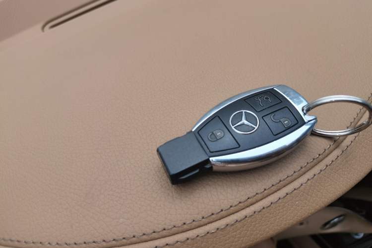 Used Mercedes-Benz S-Class 2010 S 300 L Luxury Model Vehicle Key
