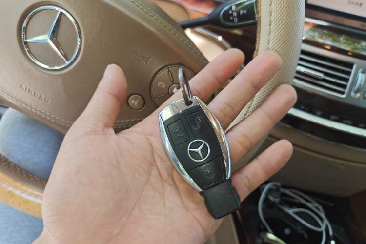 Used Mercedes-Benz S-Class 2010 S 350 L Luxury Model Vehicle Key