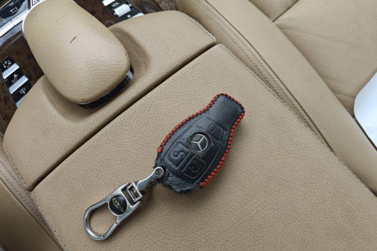 Used Mercedes-Benz S-Class 2010 S 300 L Business Model Vehicle Key