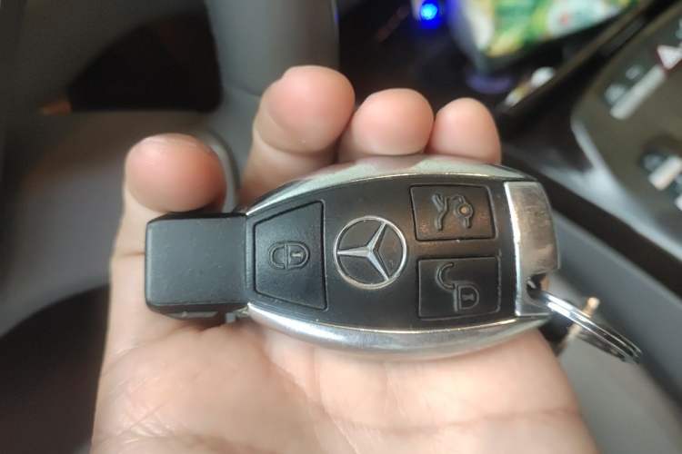 Used Mercedes-Benz S-Class 2010 S 300 L Business Model Vehicle Key