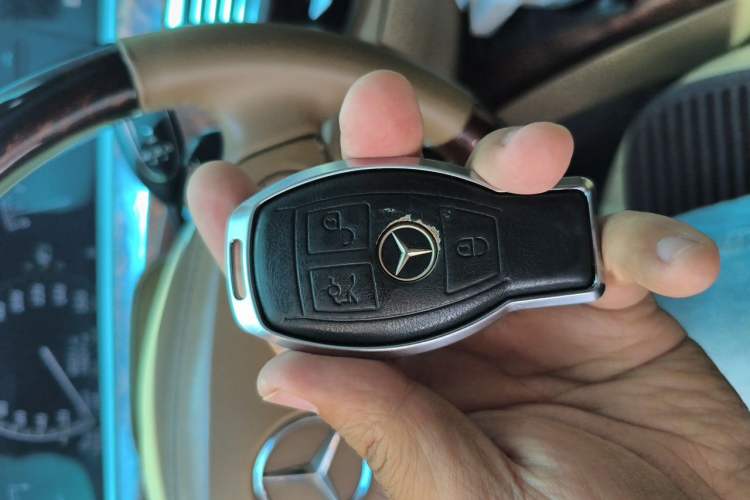 Used Mercedes-Benz S-Class 2010 S 350 L Luxury Model Vehicle Key