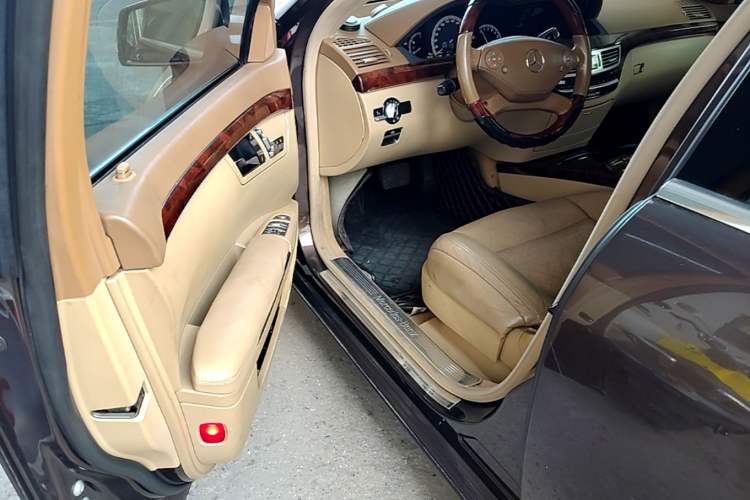 Used Mercedes-Benz S-Class 2010 S 350 L 4MATIC Driver Seat