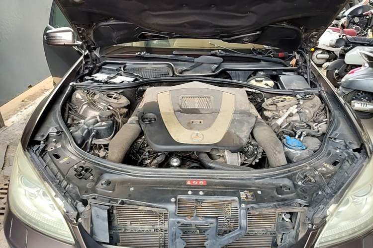 Used Mercedes-Benz S-Class 2010 S 350 L 4MATIC Engine Bay