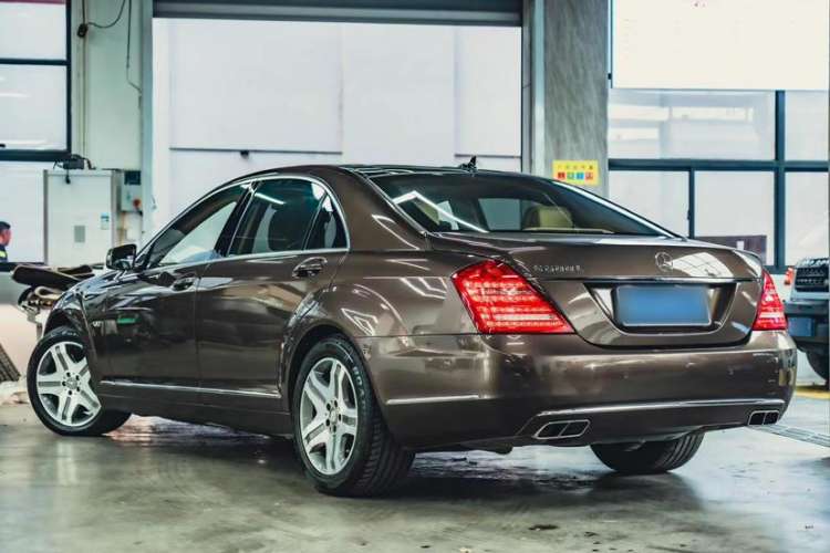 Used Mercedes-Benz S-Class 2010 S 600 L Exterior 4