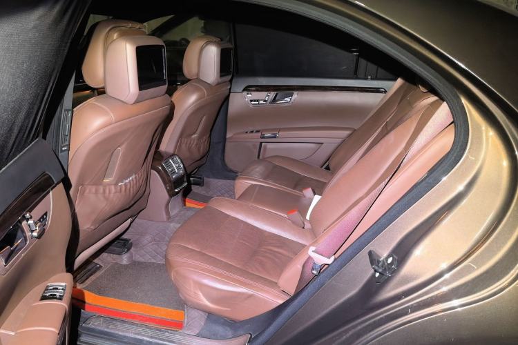 Used Mercedes-Benz S-Class 2010 S 400 L HYBRID Left Rear Seat