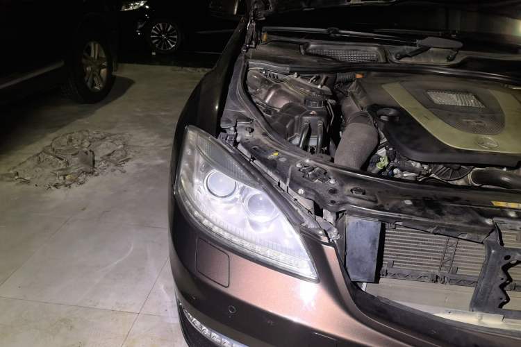 Used Mercedes-Benz S-Class 2010 S 400 L HYBRID Right Front Headlight