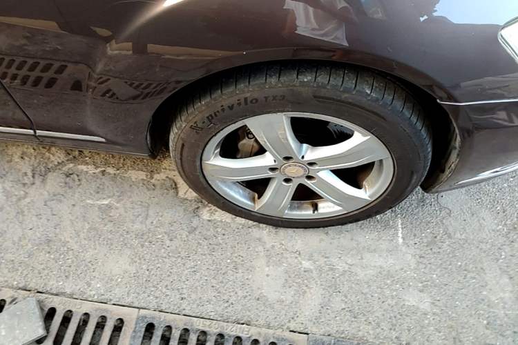 Used Mercedes-Benz S-Class 2010 S 350 L 4MATIC Right Front Wheel Hub