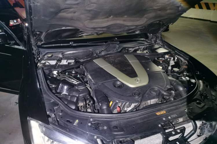 Used Mercedes-Benz S-Class 2010 S 600 L Engine Bay Right