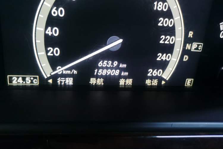 Used Mercedes-Benz S-Class 2010 S 600 L Odometer Close Up