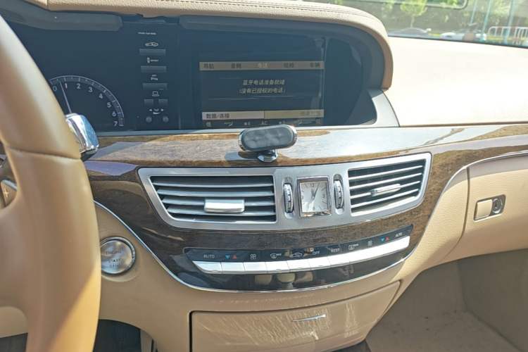 Used Mercedes-Benz S-Class 2010 S 300 L Prestige Edition Audio And AC Panel