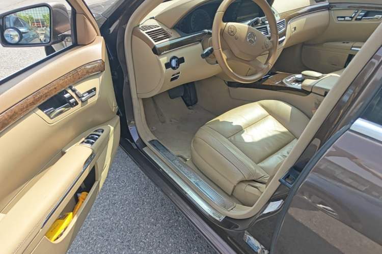 Used Mercedes-Benz S-Class 2010 S 300 L Prestige Edition Driver Seat