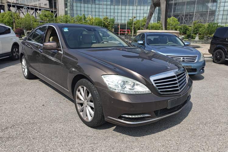 Used Mercedes-Benz S-Class 2010 S 300 L Prestige Edition Front Right 45 Deg
